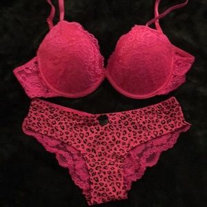 Never worn “Kiss & Tell” lace bra with matching panty